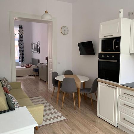 Charming Central Apartments Cluj-Napoca Exterior photo